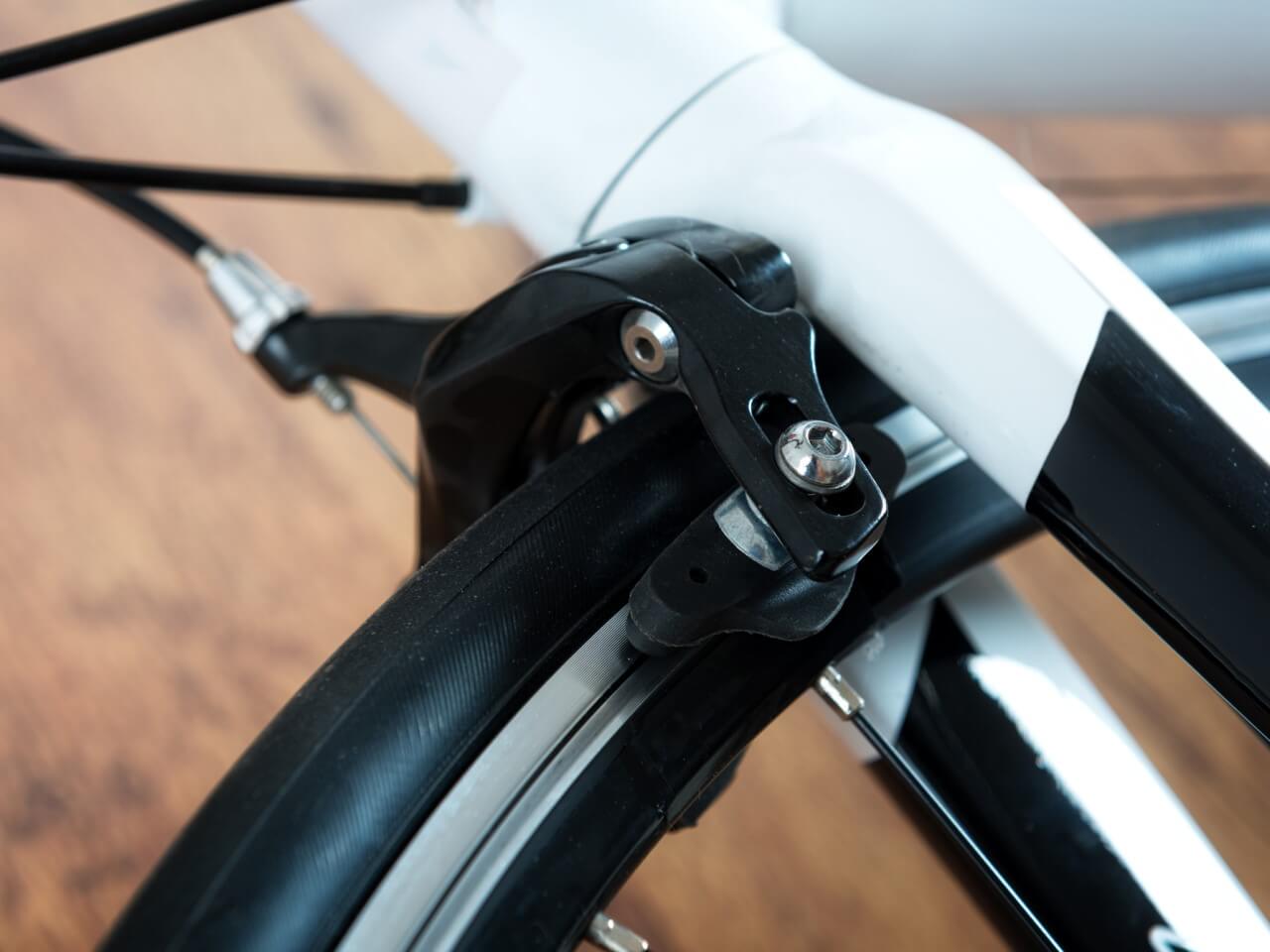 V-Brake Bremsen bei Fahrrädern & E-Bikes einstellen