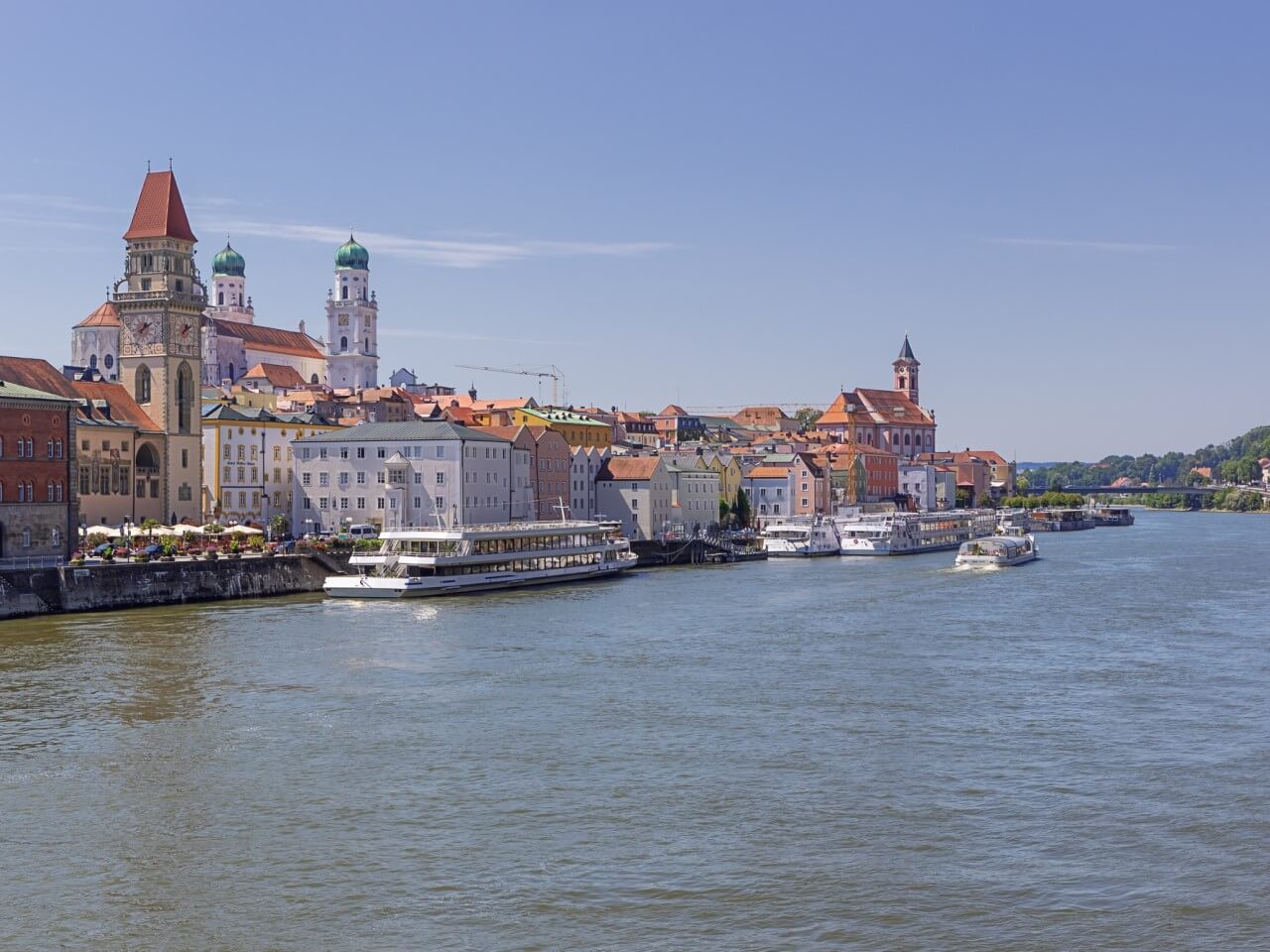Passau um Ufer der Donau